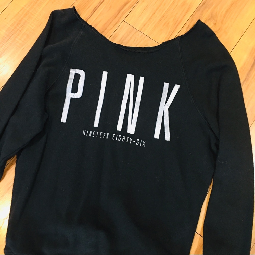 Victorias Secret PINK sweatshirt bloggers favorite black fitness yoga gym